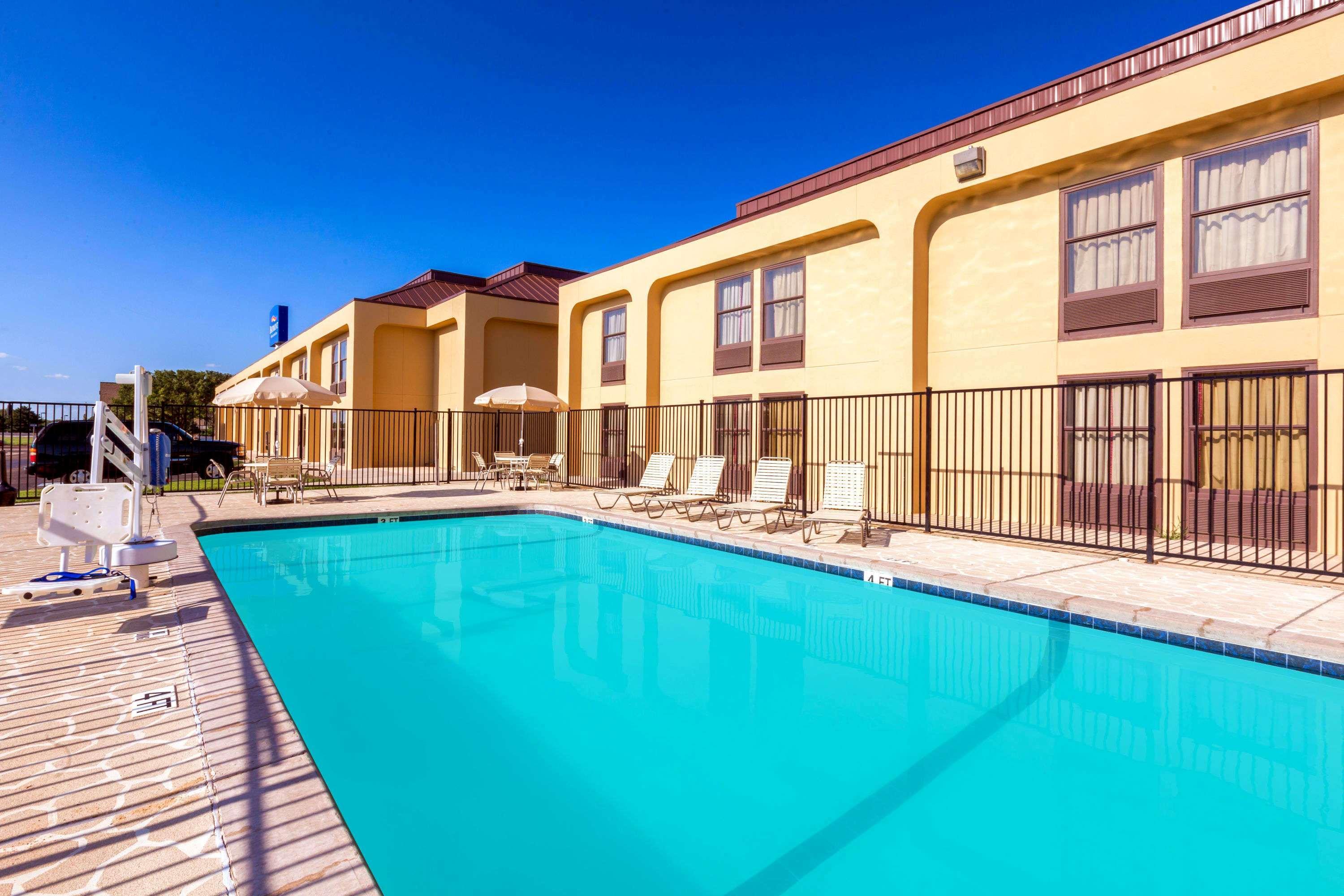 Отель Baymont By Wyndham Amarillo East Экстерьер фото